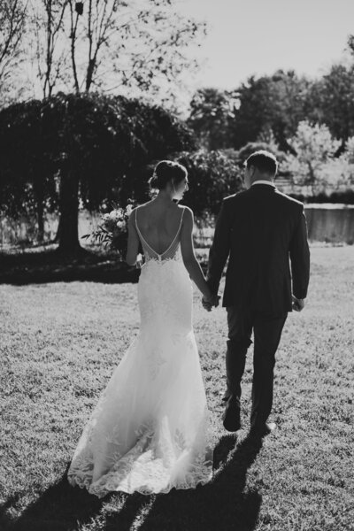 bride and groom photographer at sylvanside farm in northern virginia