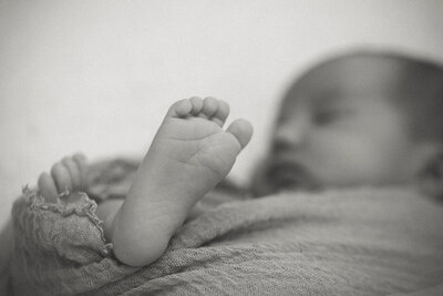 newborn fotograaf - gezinsfotograaf - zwangerschapsfotografie - videograaf - Sint-Niklaas - Pictures by Jess - Mama en baby shoot - videograaf