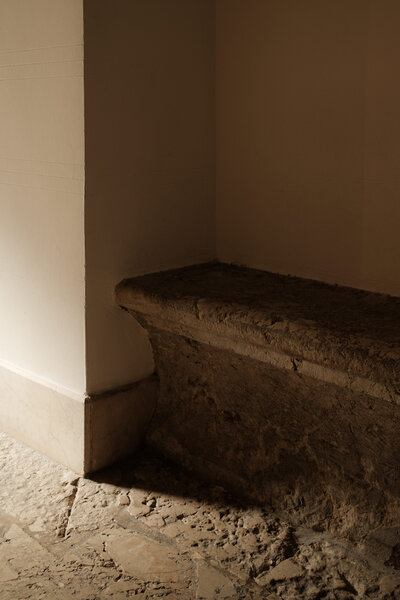 kaboompics_soft-light-and-textured-architectural-backgrounds-malaga-spain-38366