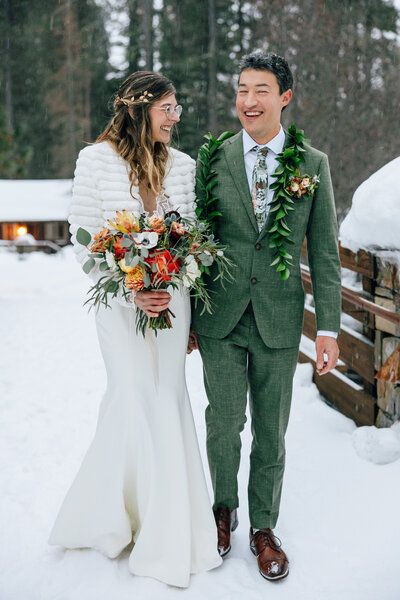 A gorgeous winter Bend elopement intimate wedding at Lake Creek Lodge in Camp Sherman, OR.