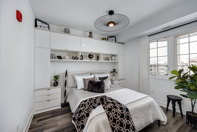 427-50 Lakebreeze primary bdrm (1)
