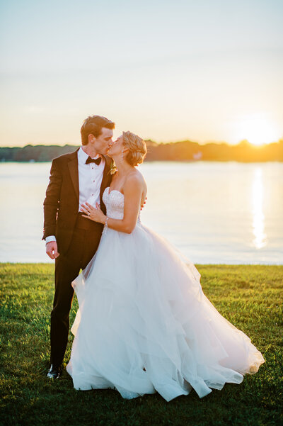 Tyler-Lauren-Wedding-Peeks-20