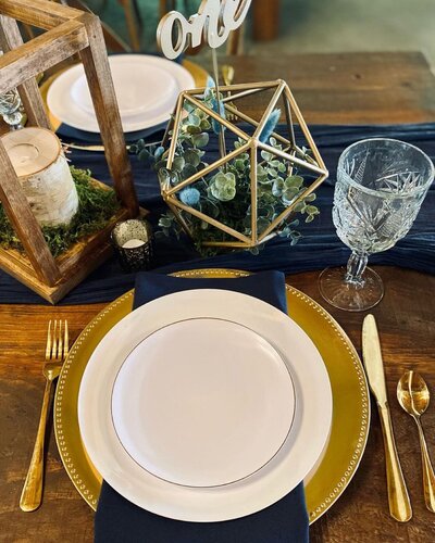 sleek-gold-flatware-2