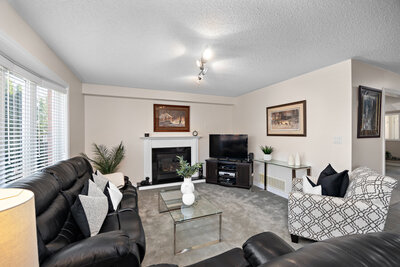 615 Oxbow family room (2)