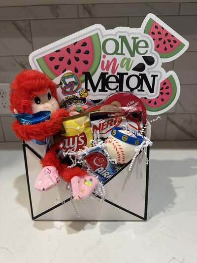 Itty Bitty Valentine's Basket, the perfect addition to your celebration. Simply Sign It is a yard greeting sign rental company servicing Edmond, NW OKC, Piedmont, and Deer Creek.