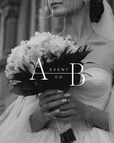 Editorial logo and branding for wedding planner