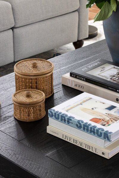 coffee-table-vignette-palm-point-w800