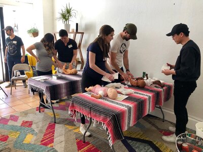 Image: “Birthing classes” by Nick Youngson (CC BY‑SA 3.0)
