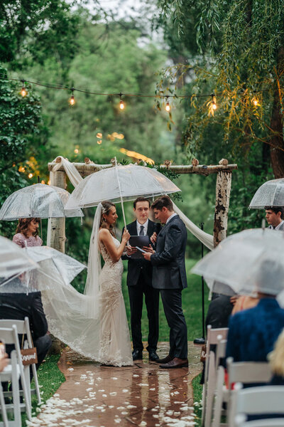 Colorado Elopement Photographer captures rainy day wedding ceremony