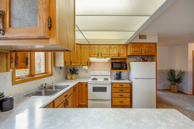 2295 Regional Rd 3 kitchen (5)