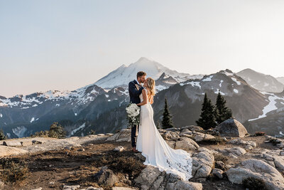 Mount Baker Adventure elopement photographer based in the Pacific Northwest | Megan Montalvo