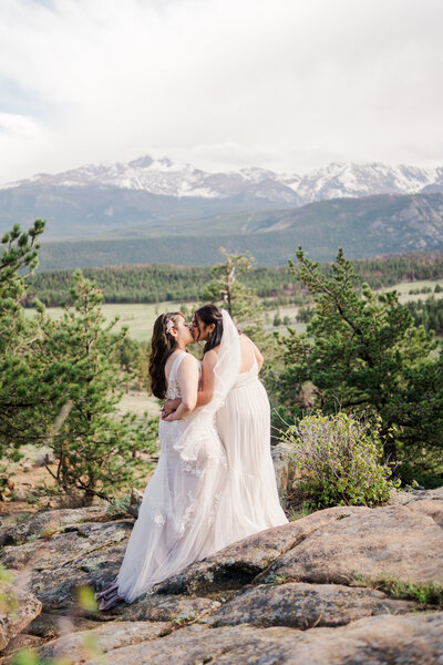 Experience the thrill of an adventure elopement in the Rocky Mountains with Samantha Immer Photography. Candid and personalized elopement photography services capturing your unique love story.