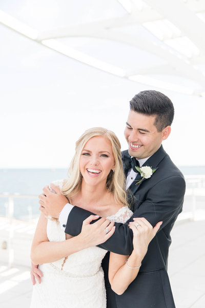 discovery-world-milwaukee-lakefront-wedding-Katie-schubert-wisconsin-wedding-photographer-43