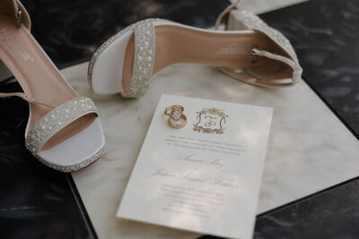 Cassie Beth Photography is a Hawai'i and destination wedding photographer. Cassie Beth Photography focuses on genuine moments, making her clients feel relaxed, and capturing the intimate moments.