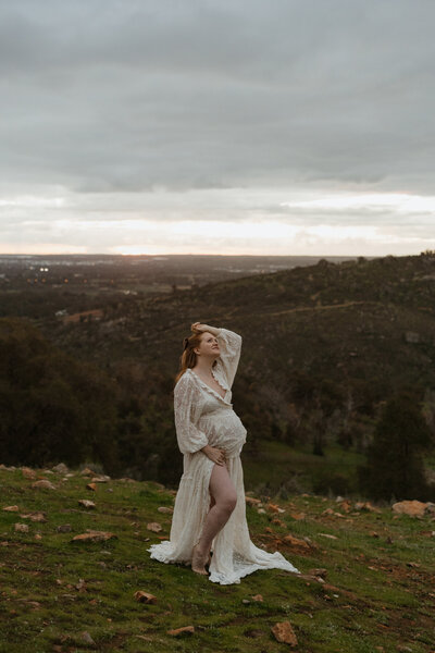outdoor maternity portraits in perth