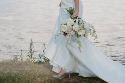 MN bride with all white bouquet
