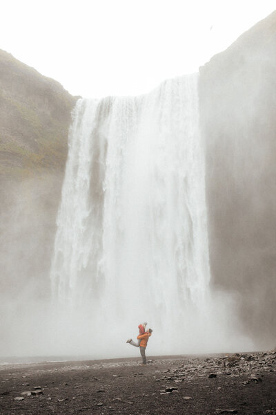 waterfall engagement photos