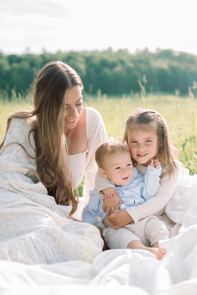 Brooke Lacombe is an Ottawa, Ontario based family photographer, specializing in motherhood, maternity, newborn and family fine art photography.