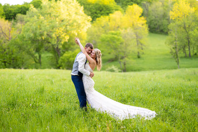 wedding photography in Des Moines Ames and all across Iowa, Minnesota and Wisconsin