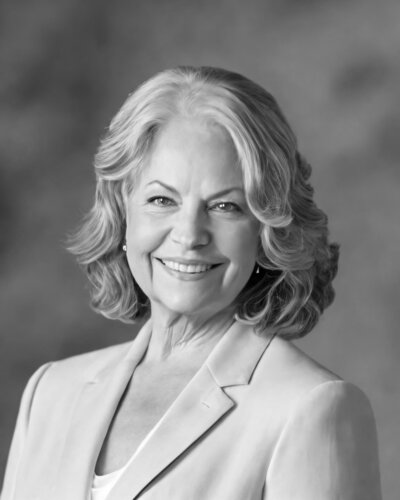 Woman with blonde shoulder length hair Manager of Executive Recruitment