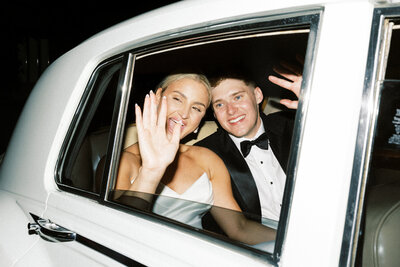 Create unforgettable bridal memories with Morgan Long's photography services. Whether you're looking for classic elegance or modern sophistication, our team will work with you to create a photoshoot that reflects your unique style and personality.