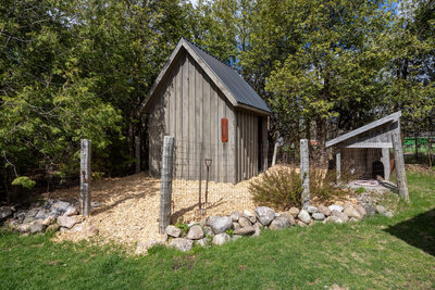 832 Hwy 7A pool house