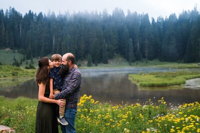 Seattle maternity photo at Brackett's Landing North