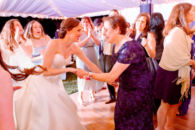 Great Fall Virginia Backyard Wedding in the Spring in DC