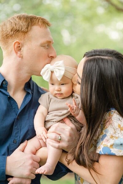 Centennial Park Family Photos by nashville family photographer Dolly DeLong