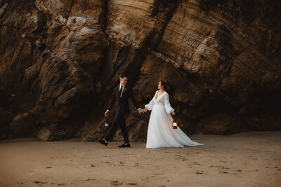 caves-at-hug-point-beach-cannon-beach-oregon