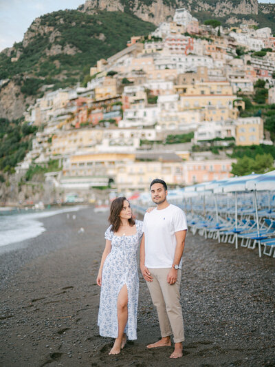 Embark on a magical bridal photo shoot at Villa Carlotta, beautifully situated along the picturesque Lake Como. This splendid setting, with its elegant gardens and tranquil lake views, offers a dreamlike canvas to showcase the grace and allure of a bride. Unforgettable moments are captured here, blending the bride's radiance with the timeless beauty of Lake Como.