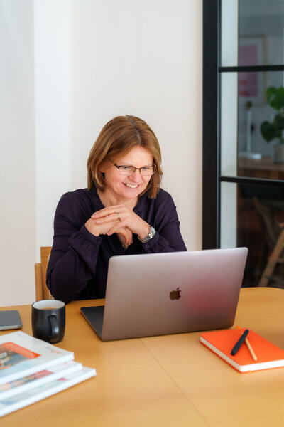 Alice Manuel - supporting clients with The Thrive Programme and Emetophobia Free Manuals