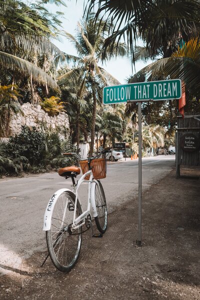 bycicle inviting people to follow dreams