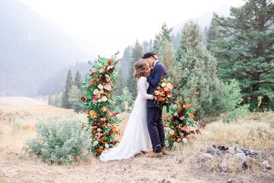 Elopement at the tibble fork resevoir in utah 