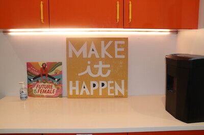 make-it-happen-sign-counter