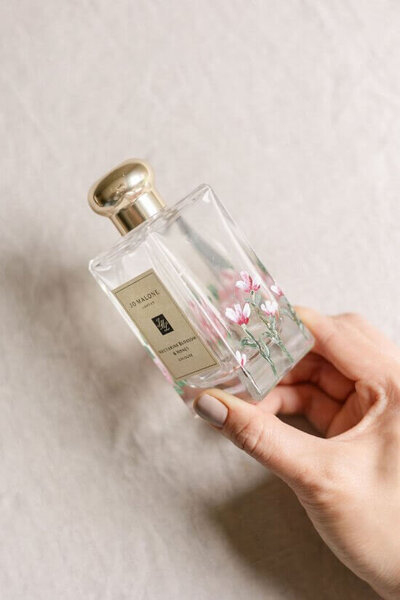 perfume with calligraphy bottle painting