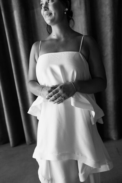 bar wedding photos for international wedding photographer. Wedding dress in puttery at the plaza in kansas city made for unique and fun wedding photos