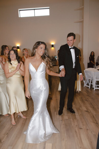 reuben-wedding-teasers-prairie-hill-vineyard-kayxbee-30