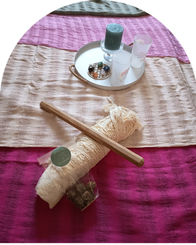 Femme recevant un soin Rebozo avec tissu