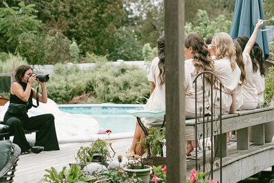 Photographer for weddings, couples and families based in Nashville, TN