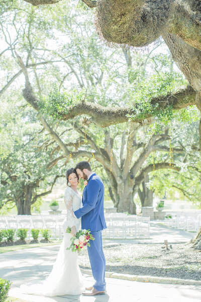 A Hattiesburg, Mississippi Wedding at Dogwood Venue