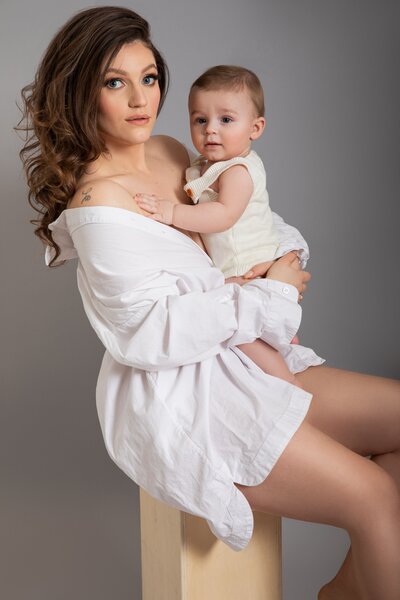 Motherhood photoshoot from Alba Belli