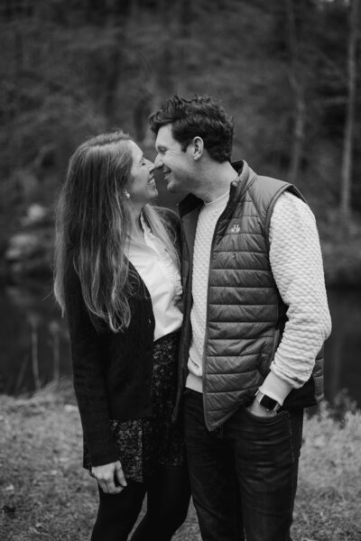 Couple leaning in for a kiss 