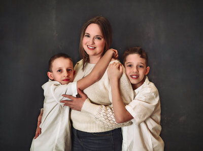 Buffalo and Rochester, NY  family, newborn, maternity, senior, and wedding photographer. Specializing in beautiful ethereal imagery,  print packages, maternity client closet. Buffalo and WNY maternity, newborn, senior and family photographer. Specializing in beautiful, colorful, ethereal maternity and newborn imagery. You can come to my dedicated studio or we can have our session in one of the many beautiful locations Buffalo, NY has to offer.