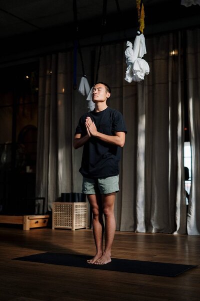 Iyengar yoga in San Miguel De Allende emphasizes alignment, precision, and the use of props like blocks and straps, offering a therapeutic, accessible practice ideal for all levels and those recovering from injuries through EnForma.