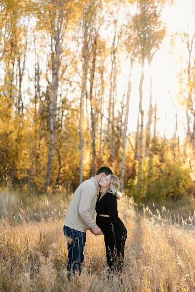 engagement photos by lake