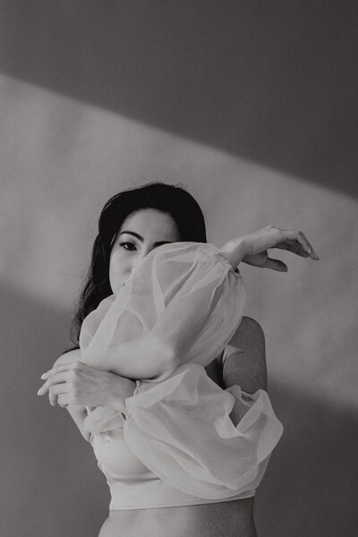 kaboompics_valentines-day-photoshoot-with-a-beautiful-asian-woman-29754