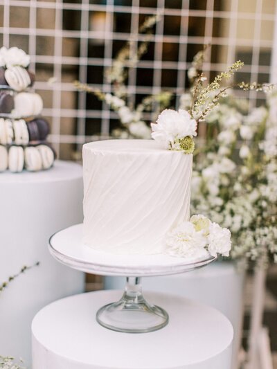 A chic european-inspired elopement, with cake by Lemonberry Pastries, contemporary cakes & desserts in Calgary, Alberta, featured on the Brontë Bride Blog.