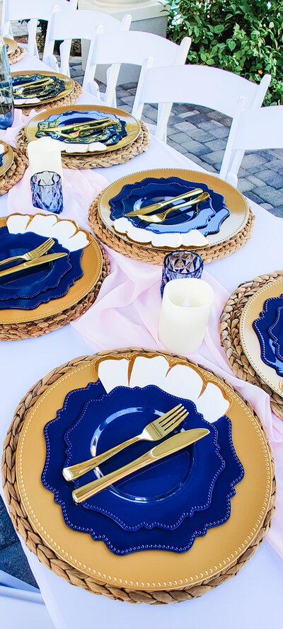 Chic champagne and white balloon garland with luxe textures, perfect for weddings, galas, and special events in Arizona.