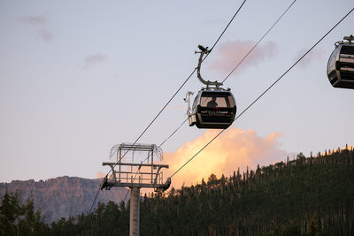 Mountain View is a Telluride wedding venue featuring cozy on-mountain lodging, gorgeous sunset views and a luxurious Colorado wedding experience.